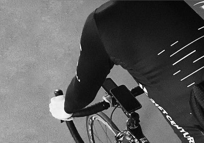 Image: Chris Froome using Quad Lock to train with his iPhone